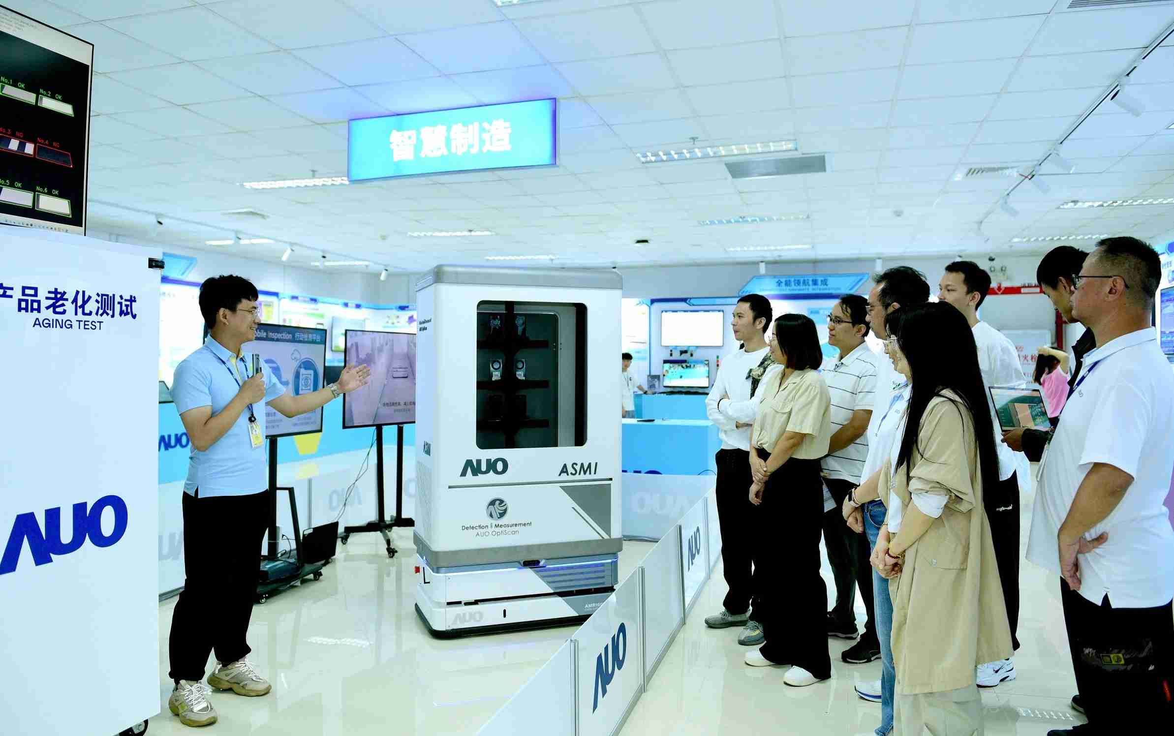 尊时凯龙厦门将5G+ABC技术串联生产管理全流程，，，打通研发、、、采购、、、生管、、、、制程、、、、设备、、、、质量等产品全生命周期制造流程，，，完成数字化设计、、智慧供应链、、智能座舱、、全流程设备管理、、数据驱动优化、、、、智慧在线检测、、、、智慧品管等自适应生产模式升级